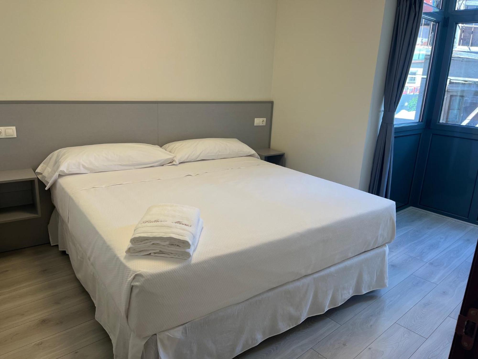 Apartamentos Turisticos Palacio De Meras Tineo Exteriör bild